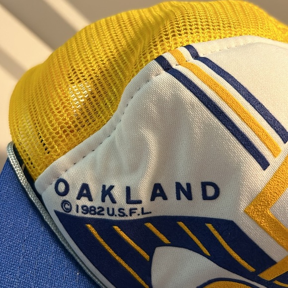 Vintage 1982 USFL Oakland Invaders Truckers Mesh Yellow and Blue Hat SnapBack OS - Picture 3 of 8